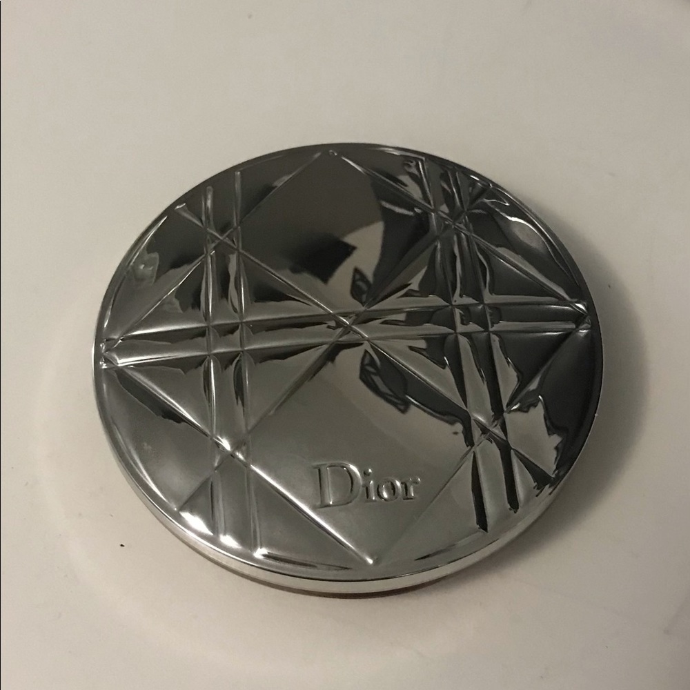 Dior skin nude luminizer